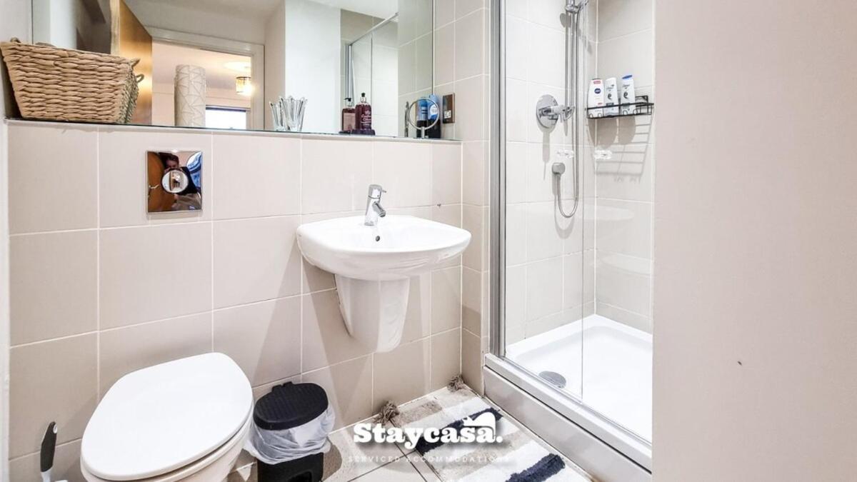 Bright Apt With Balcony & Secure Parking
