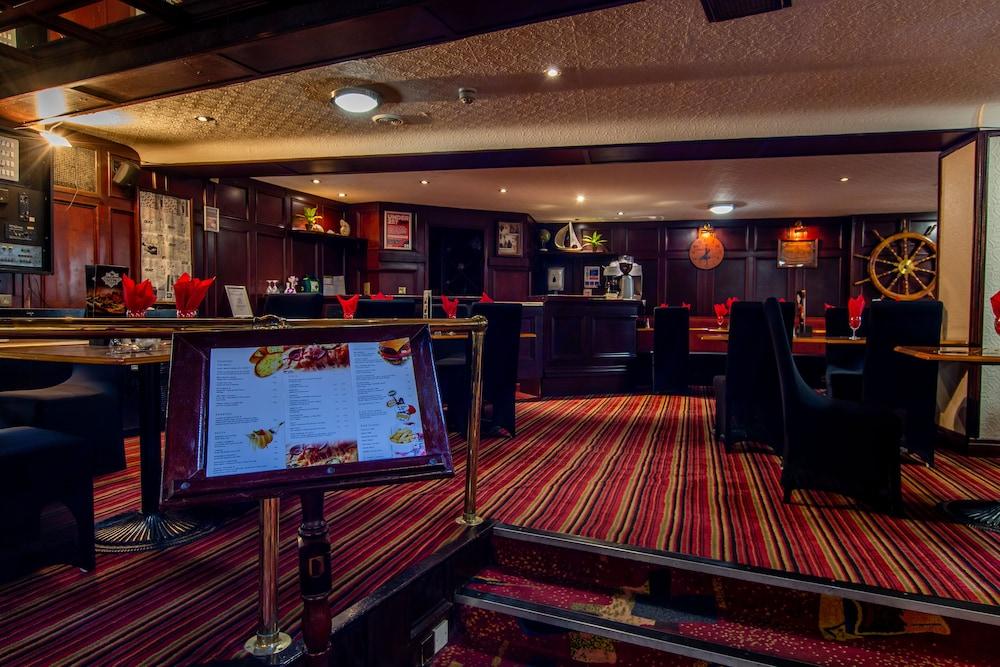 Sachas Hotel 3*