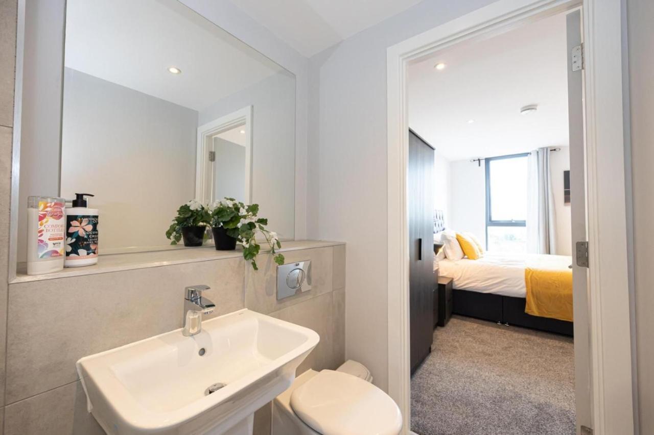 Contemporary 3 Bedrooms *