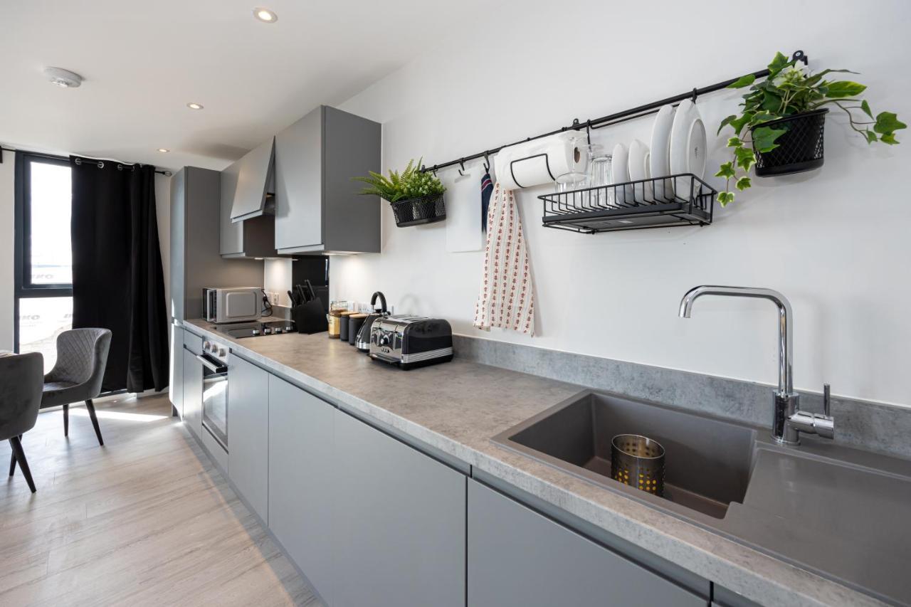 Contemporary 3 Bedrooms