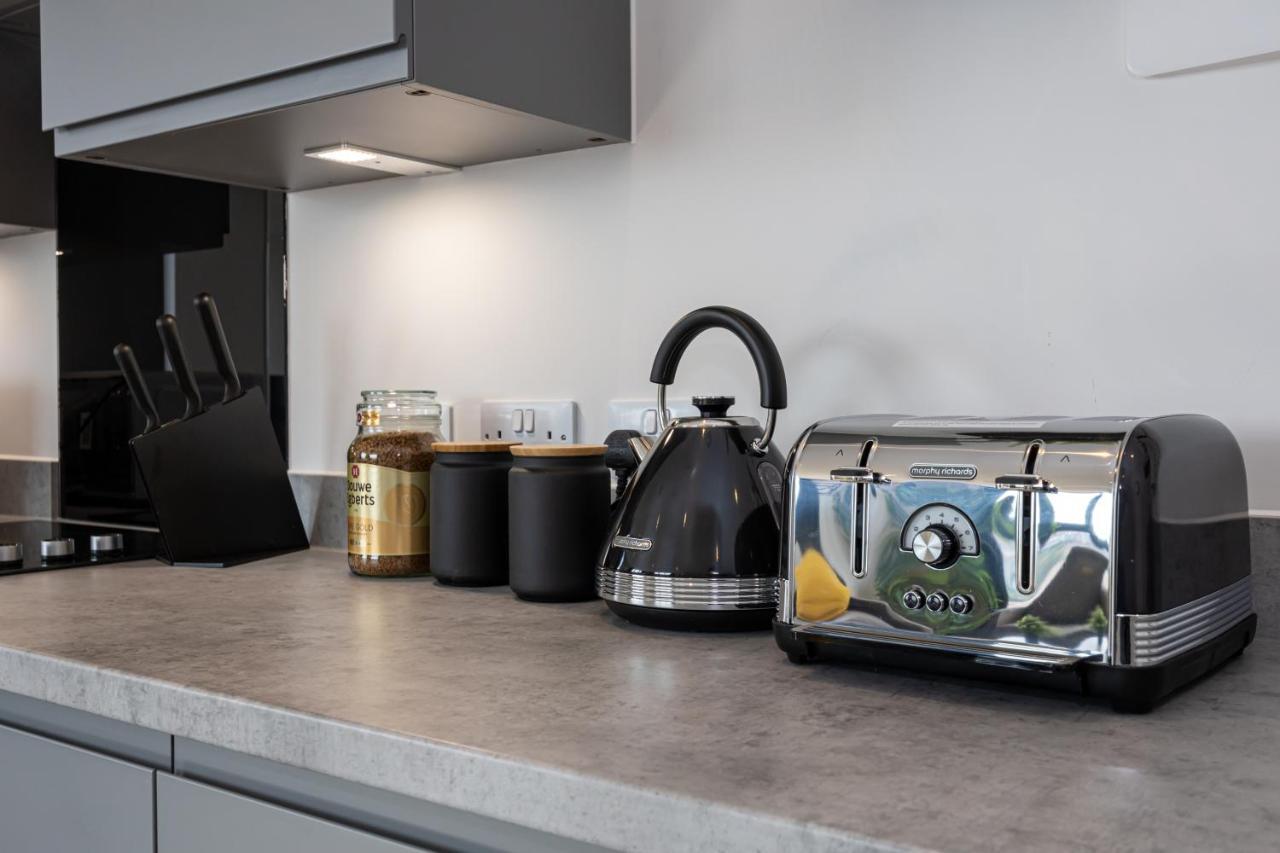 Contemporary 3 Bedrooms *
