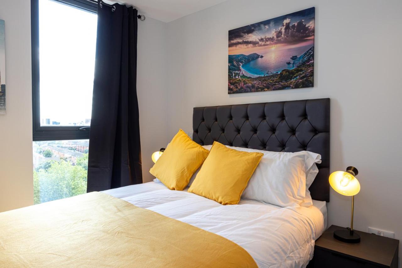 Contemporary 3 Bedrooms Apartment *
