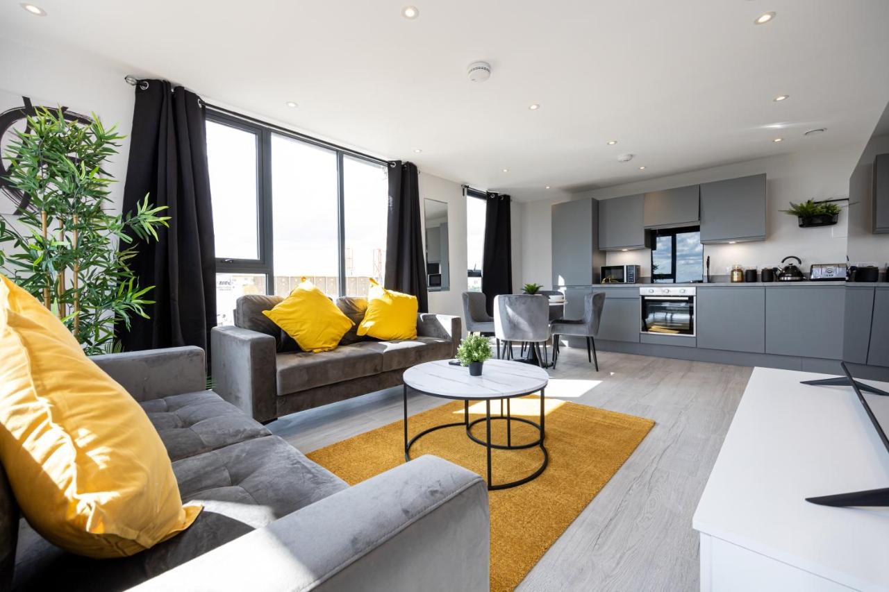 Contemporary 3 Bedrooms Apartment
