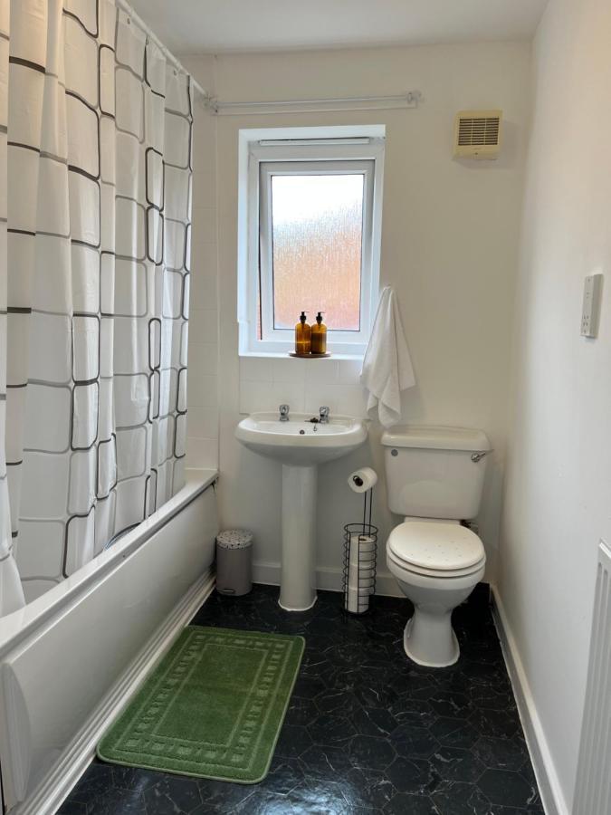 Holiday home Spacious & Cosy Near Centre - Free Driveway Parking