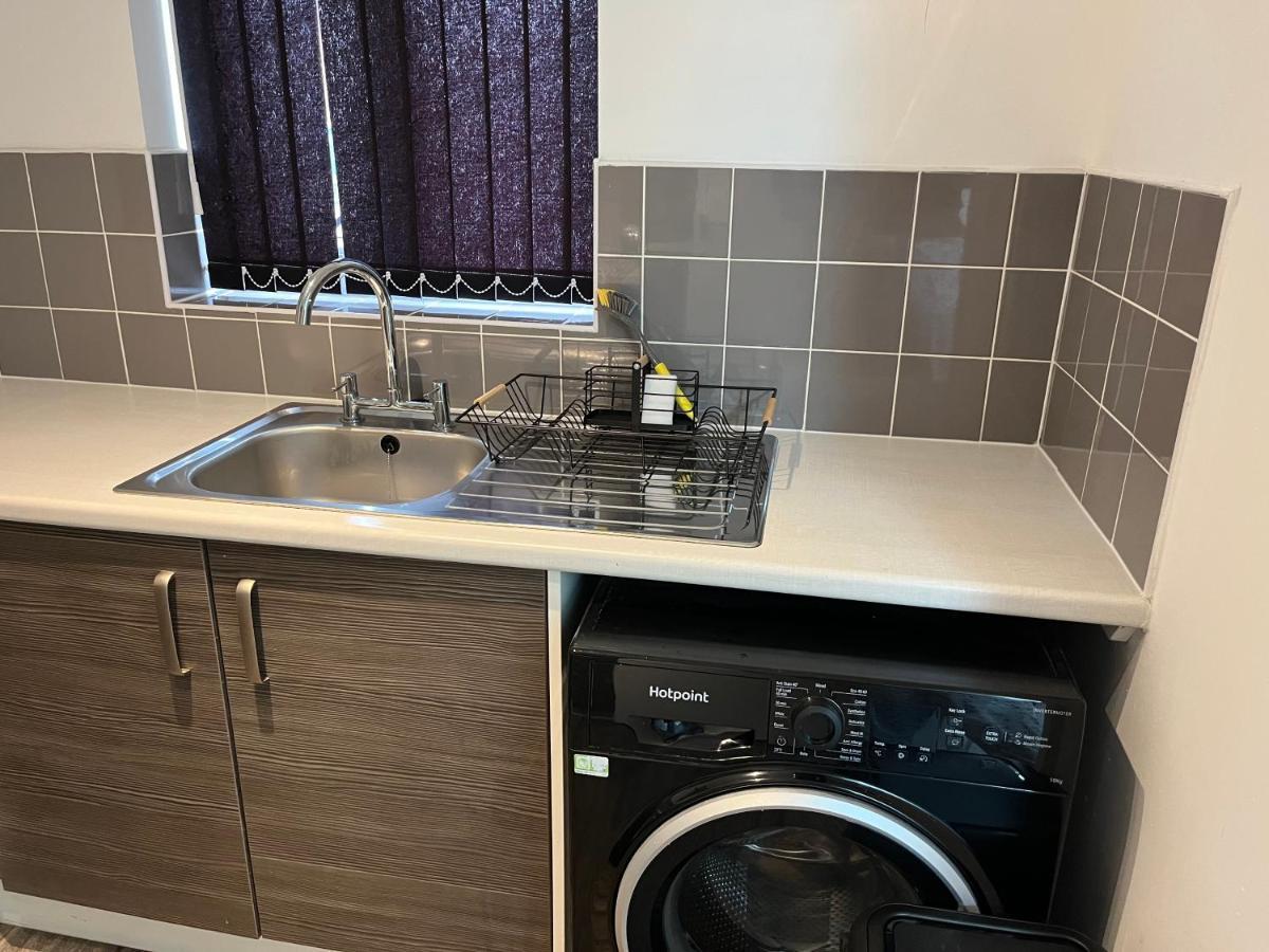 Spacious & Cosy Near Centre - Free Driveway Parking Holiday home *