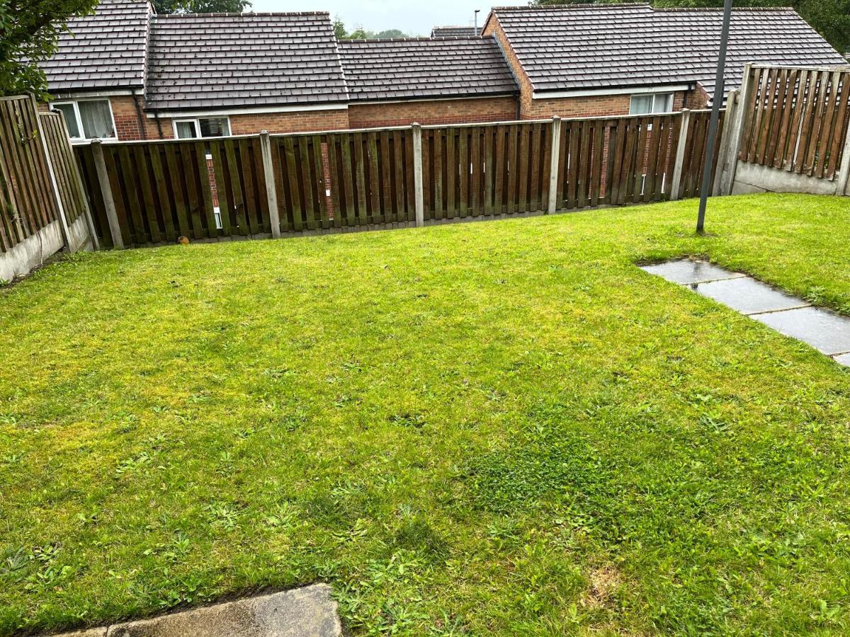 Spacious & Cosy Near Centre - Free Driveway Parking Holiday home