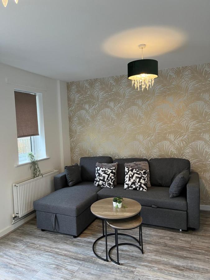 Spacious & Cosy Near Centre - Free Driveway Parking Holiday home *