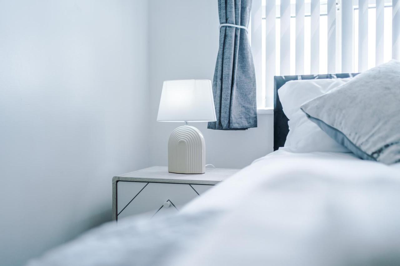 Apartment Cozy Away From In Manchester. Manchester