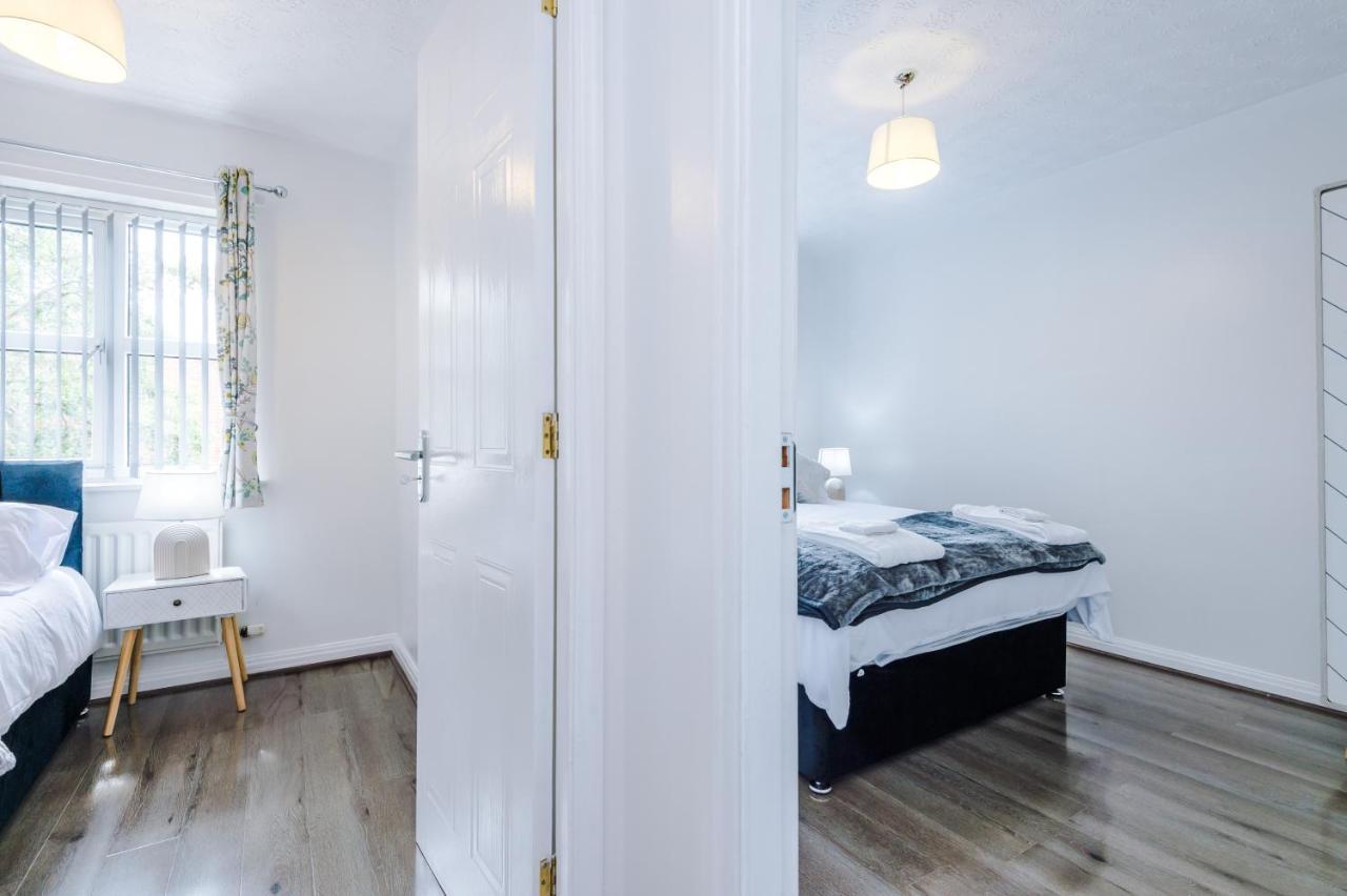 Apartment Cozy Away From In Manchester. *