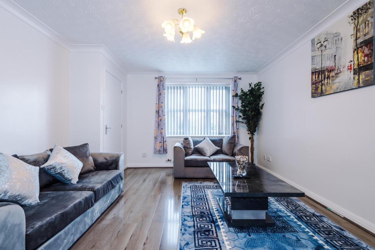 Cozy Away From In Manchester. Apartment Manchester