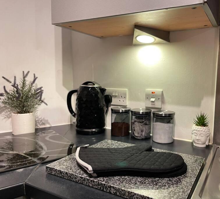 Cityfront Modern Apt near Centre/etihad, Free Parking Apartment *