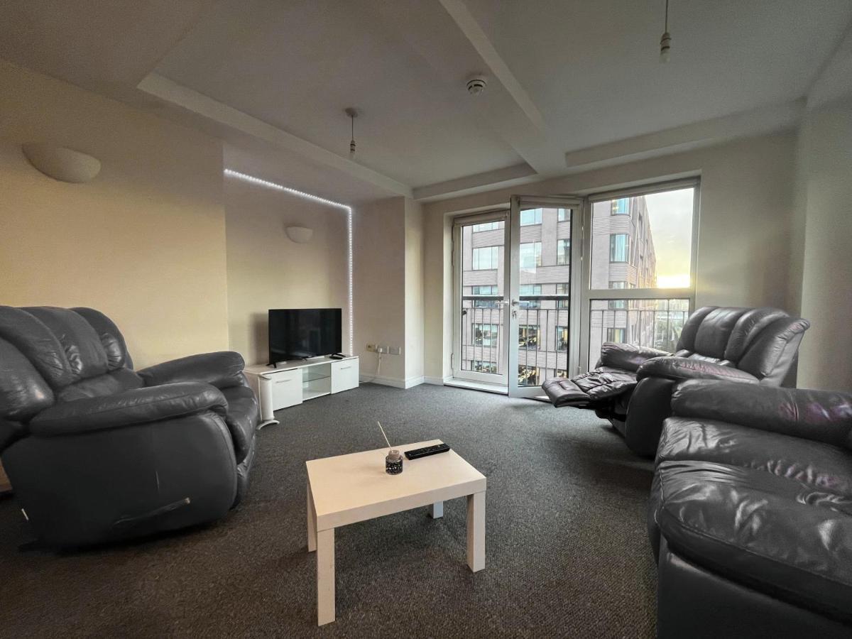 View Spacious 2 Bed 2 Bathrooms Manchester