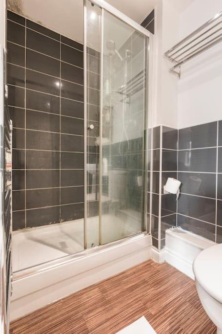 En-suit With Free Dedicated Parking * Manchester