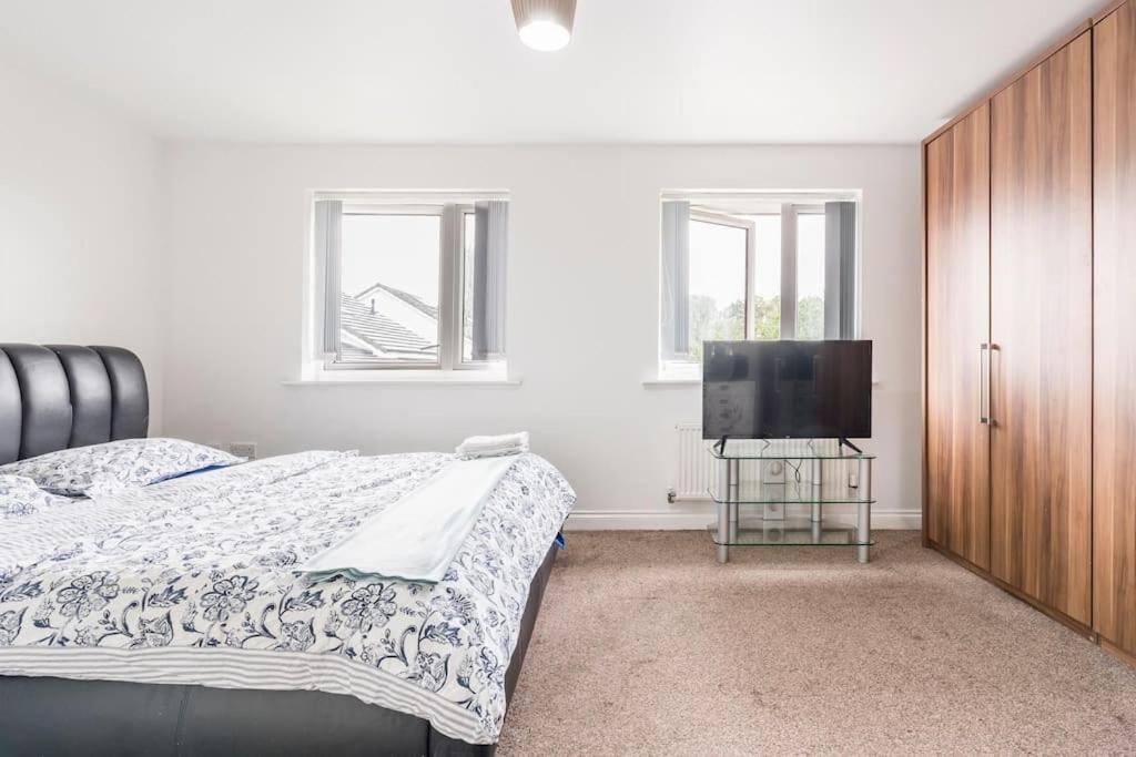 Homestay En-suit With Free Dedicated Parking *