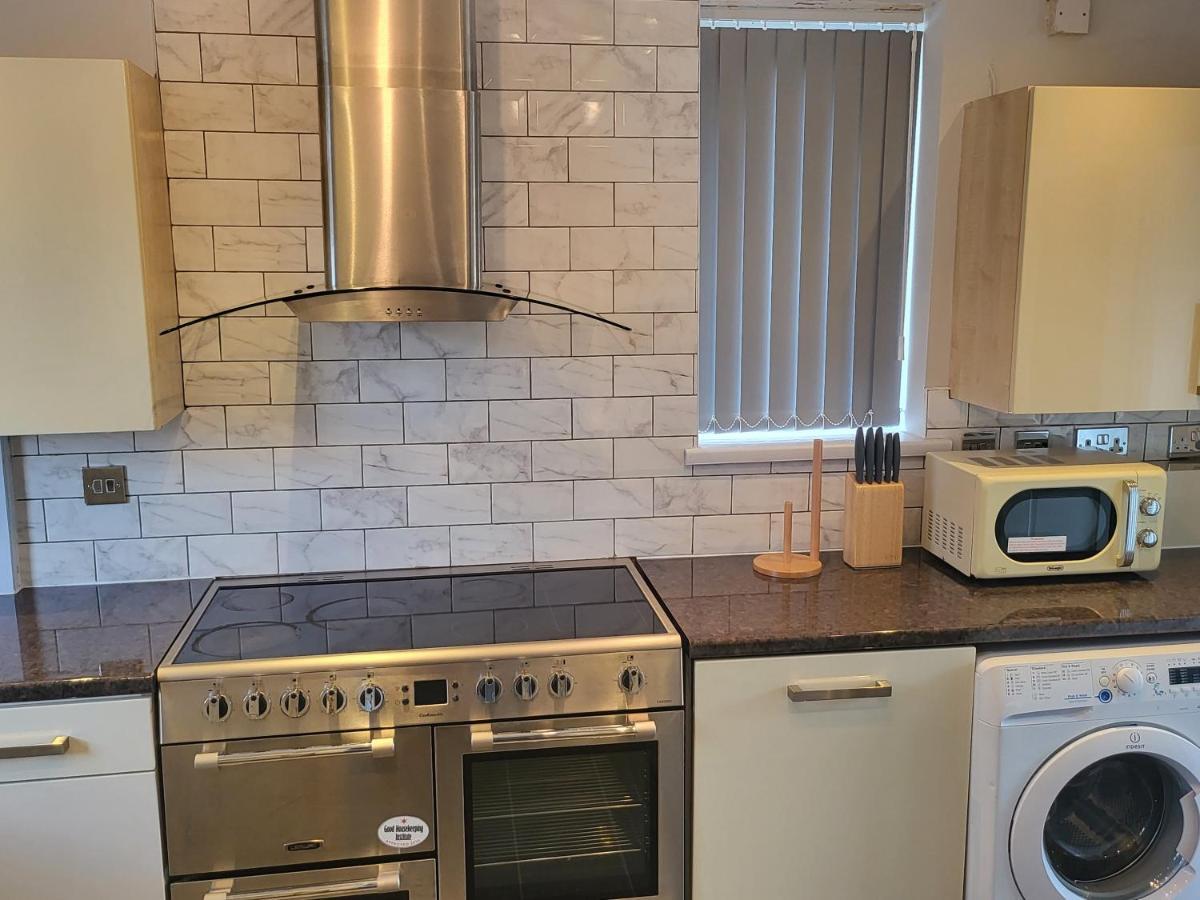 Spacious & Cosy In Apartment Manchester