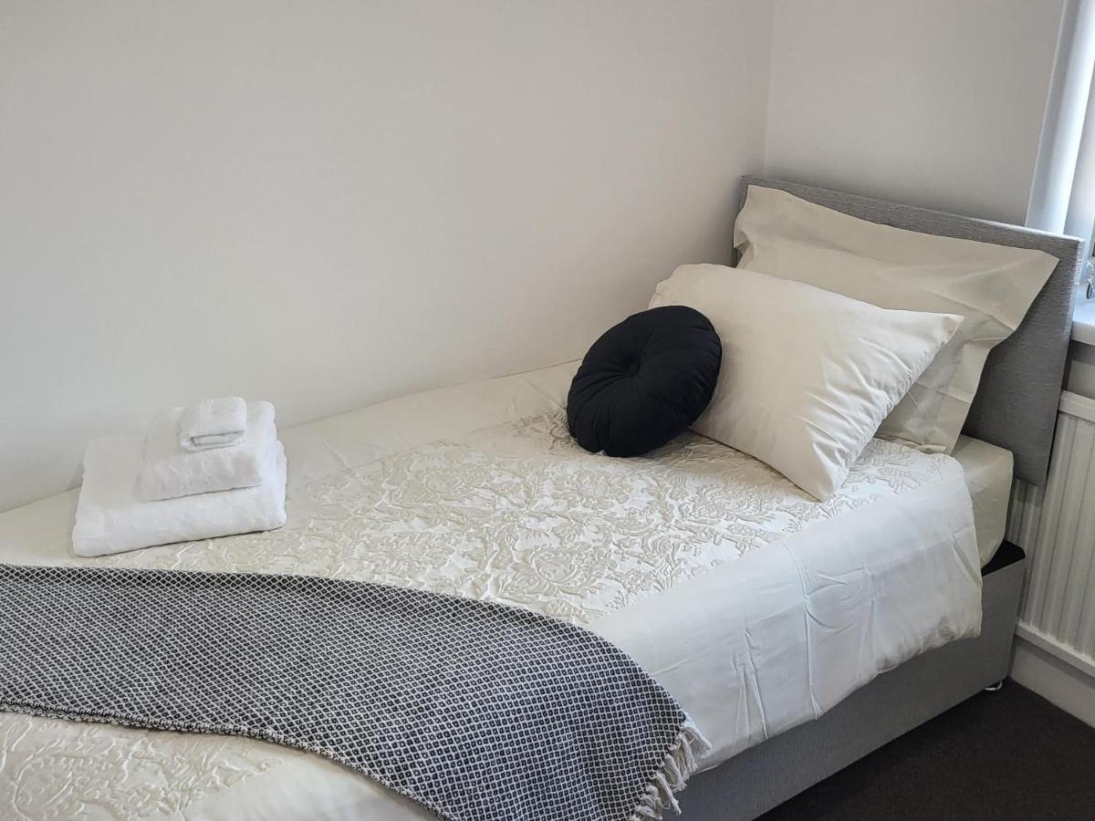Spacious & Cosy In Apartment Manchester