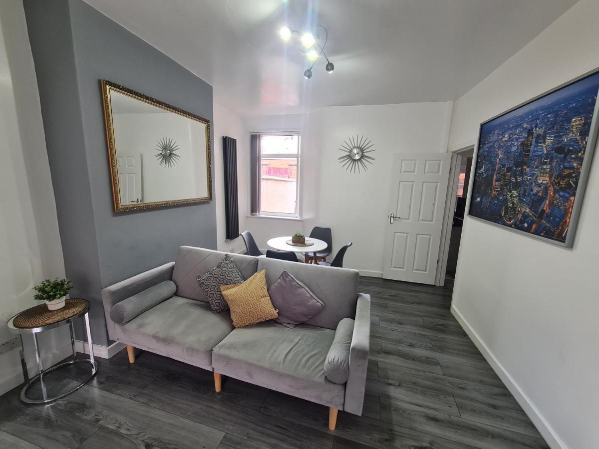 Lovely 2-bedroom House Close To Media City. *