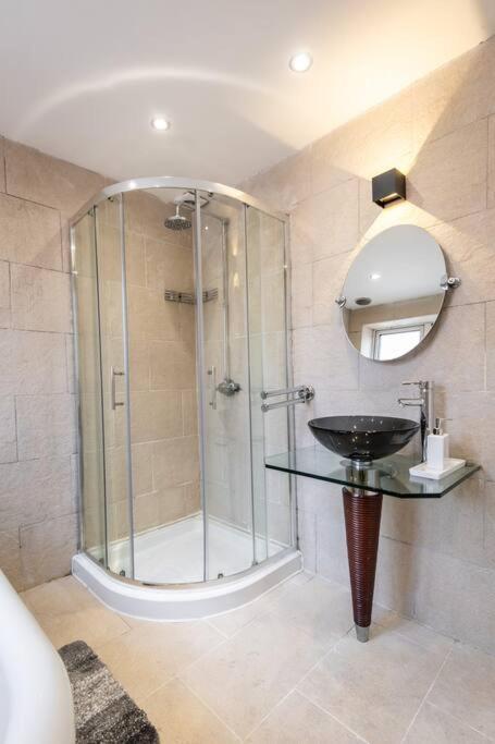 Holiday home Windsor House 3 Bedrooms Sleeps 8