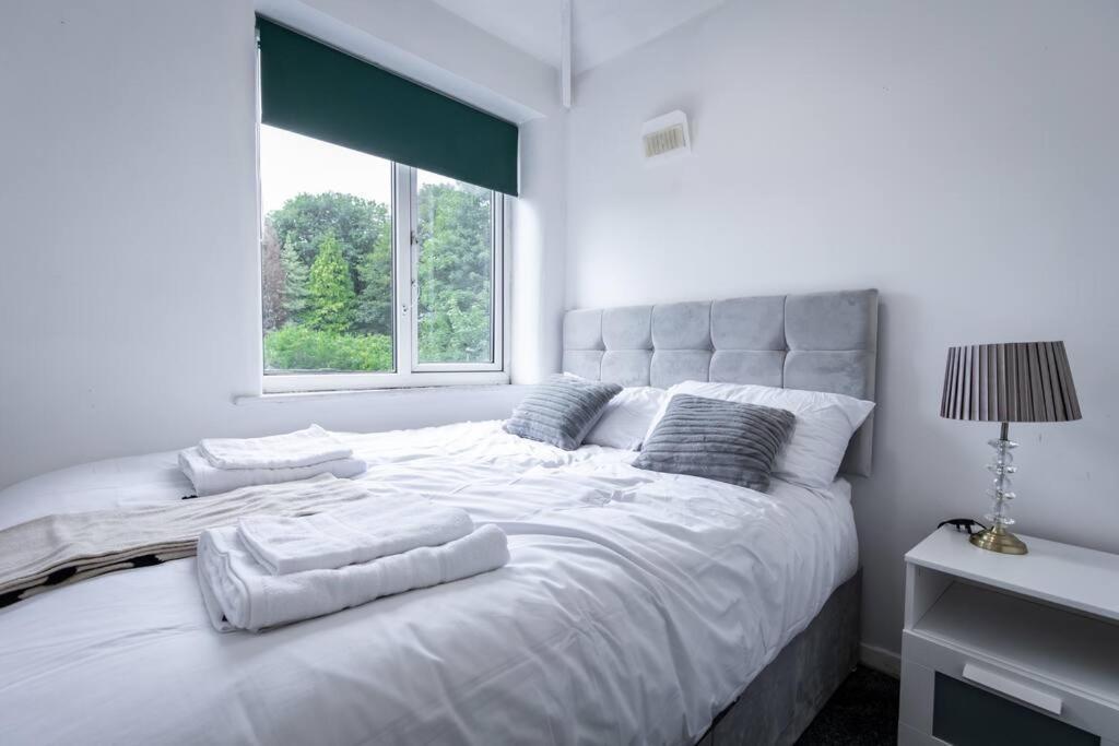 Windsor House 3 Bedrooms Sleeps 8