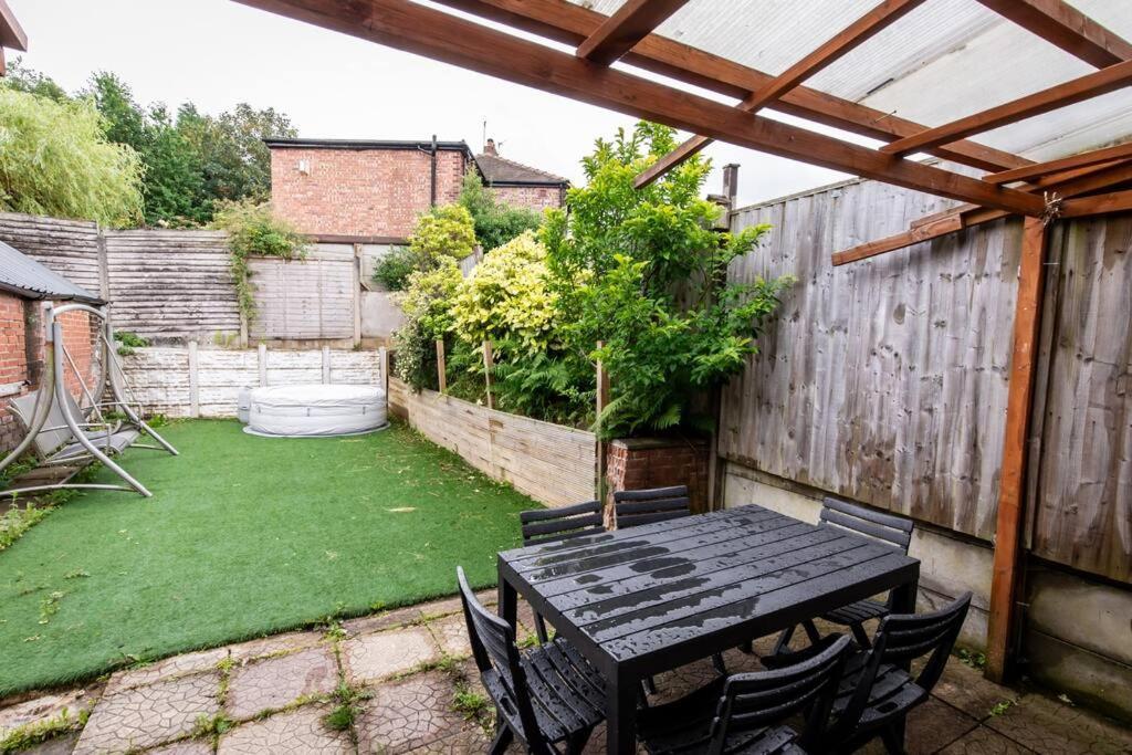Windsor House 3 Bedrooms Sleeps 8 *