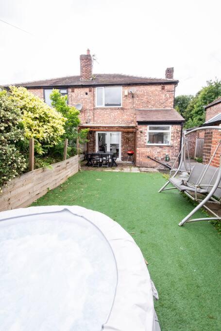 Windsor House 3 Bedrooms Sleeps 8