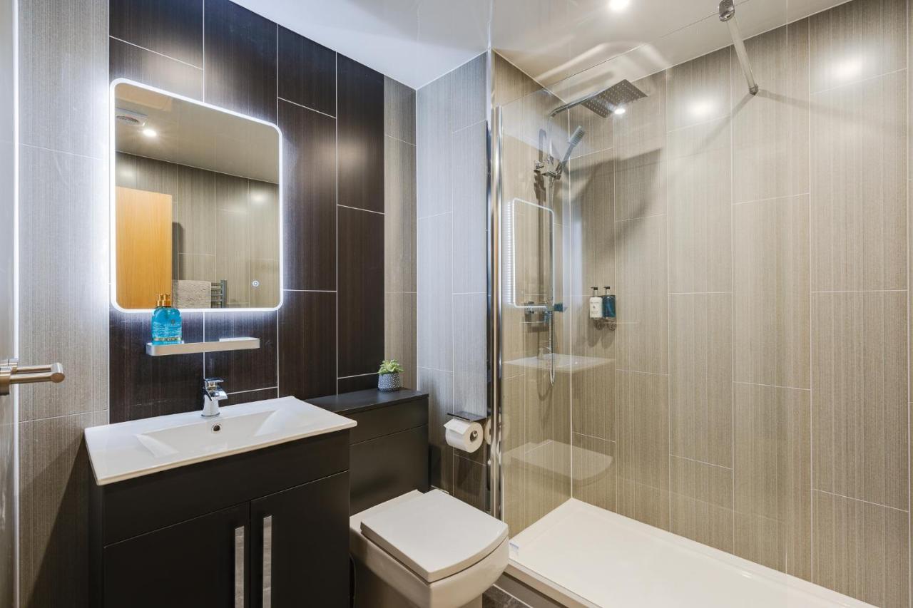 Brimmond Homes: Modern City-center With Parking Manchester