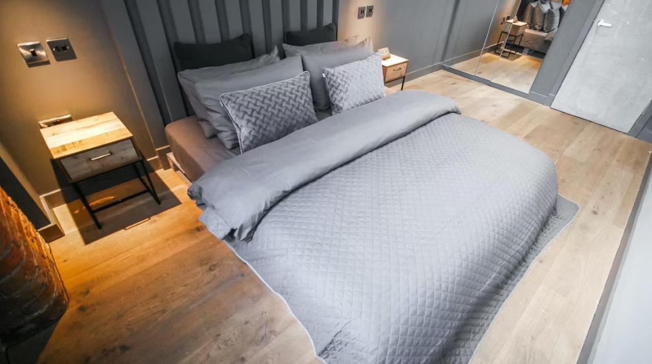 Immaculate 1-bed In *