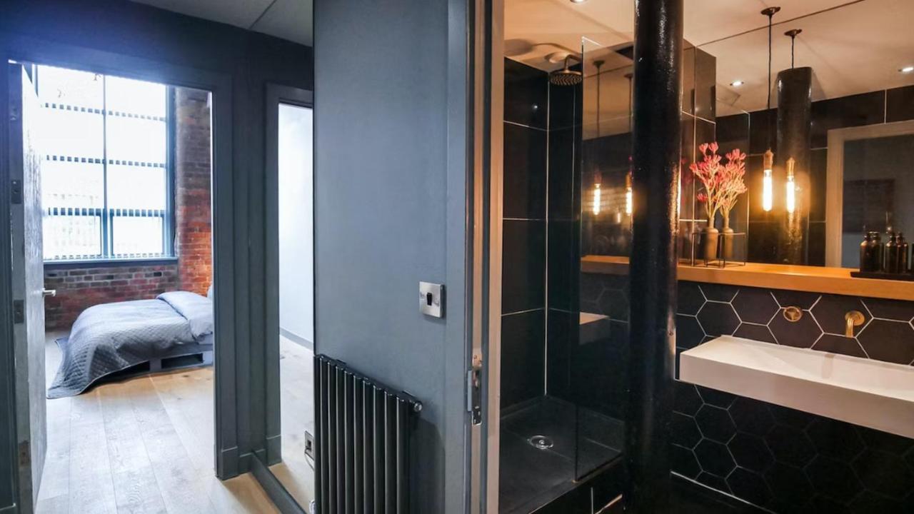 Immaculate 1-bed In Apartment *