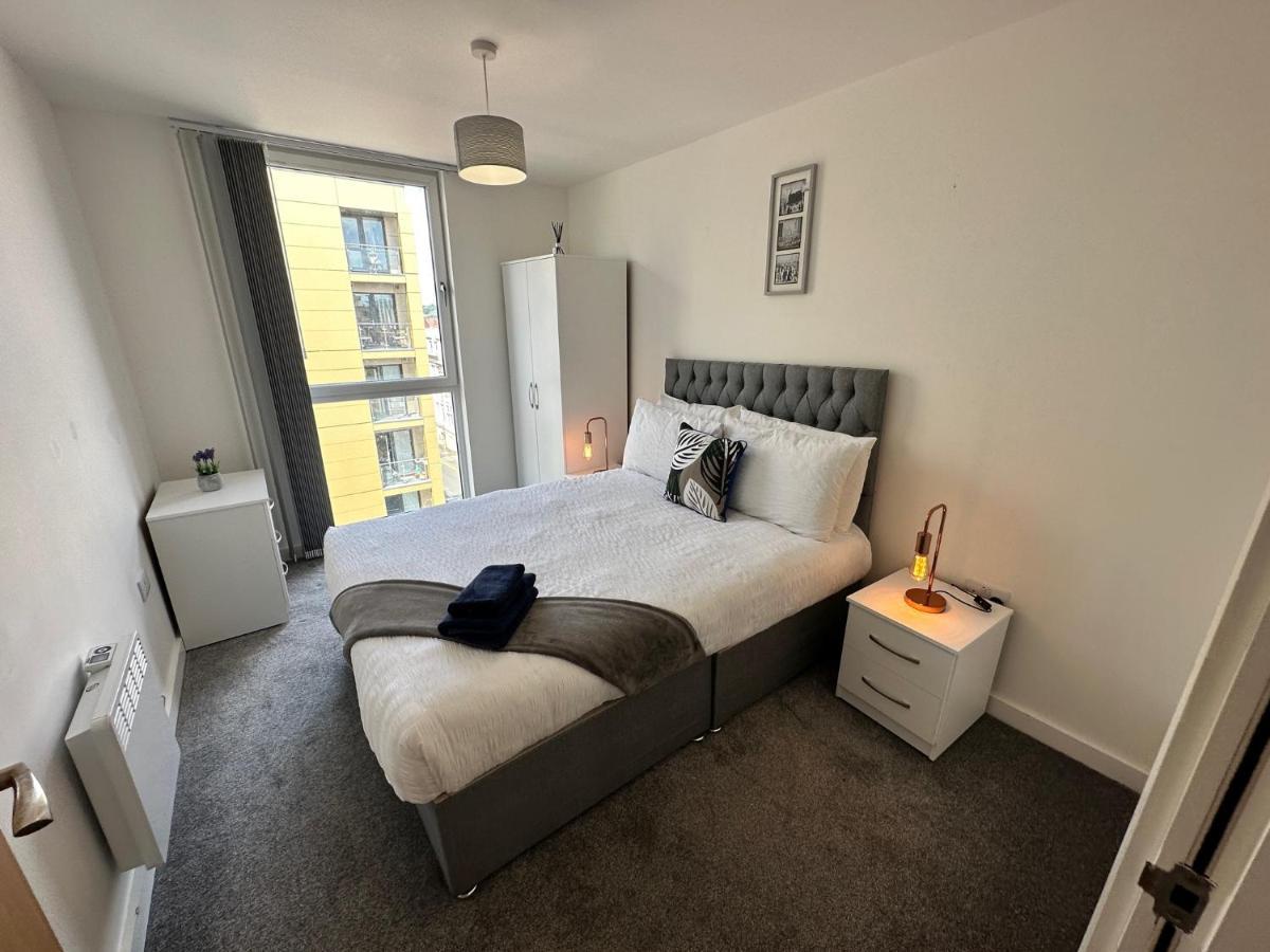 2 Bed With Balcony, Centre