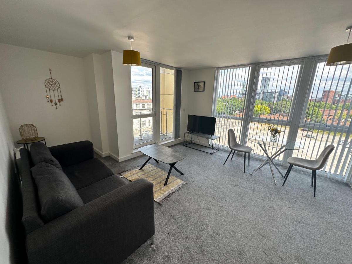 Apartment 2 Bed With Balcony, Centre Manchester