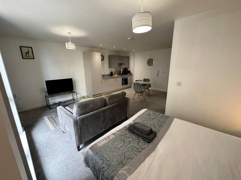 Apartment Stylish For 2 Mcr+balcony *