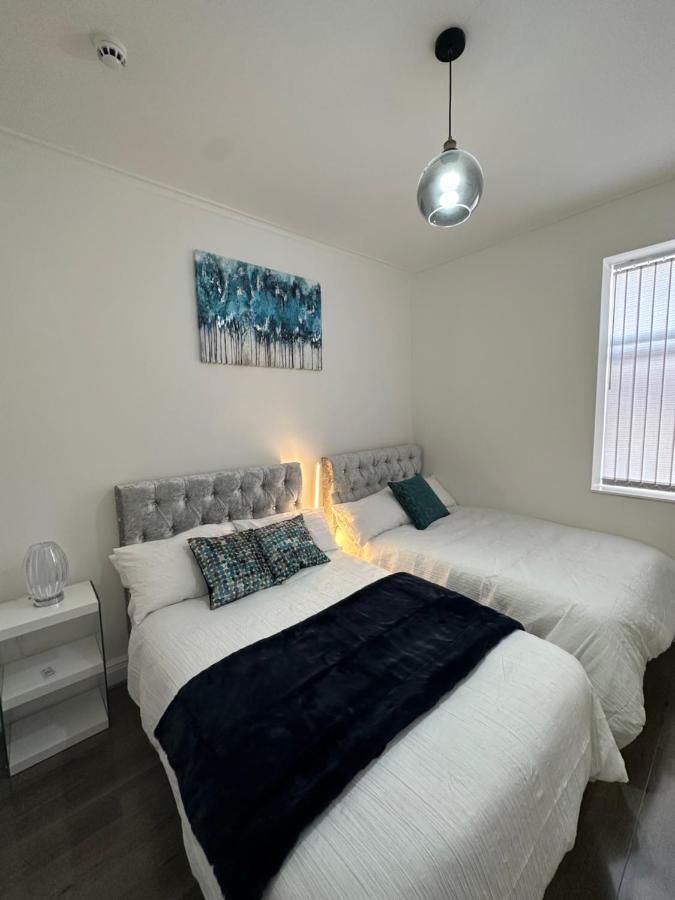 Lovely 2 Bedroom In Close To Centre And Stadium #1 Apartment