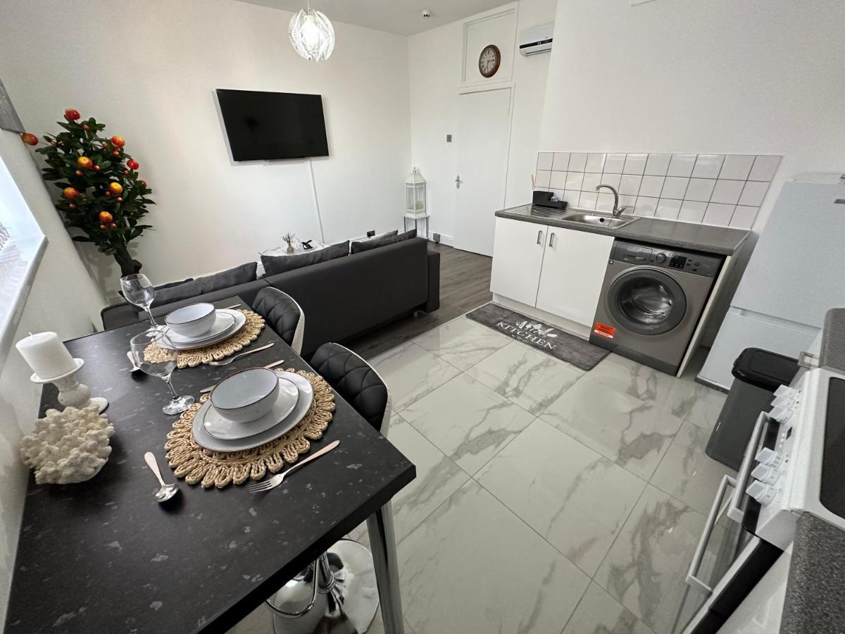 Lovely 2 Bedroom In Close To Centre And Stadium #1 Apartment Manchester