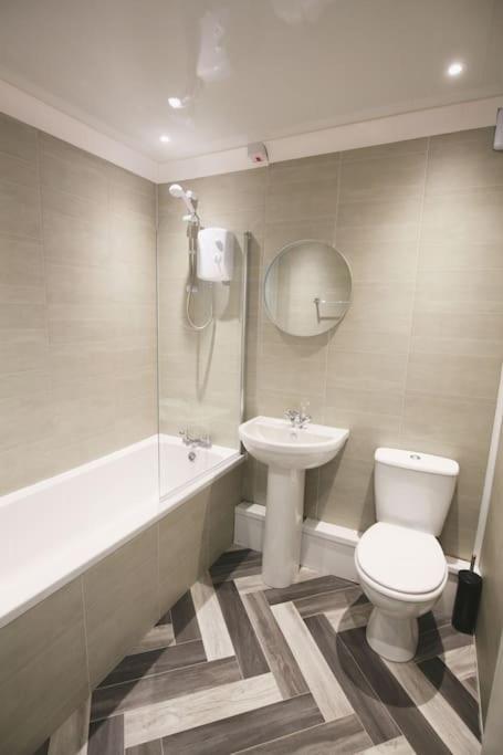 Entire 2 Bed In *