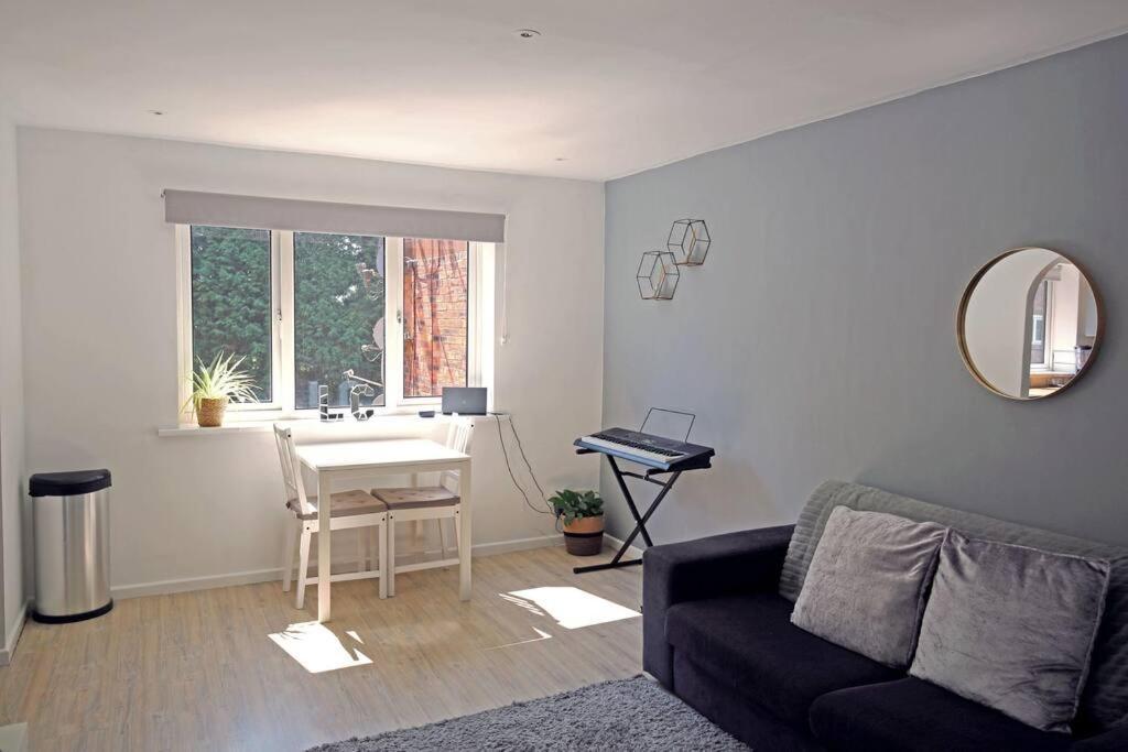 Apartment Entire 2 Bed In *