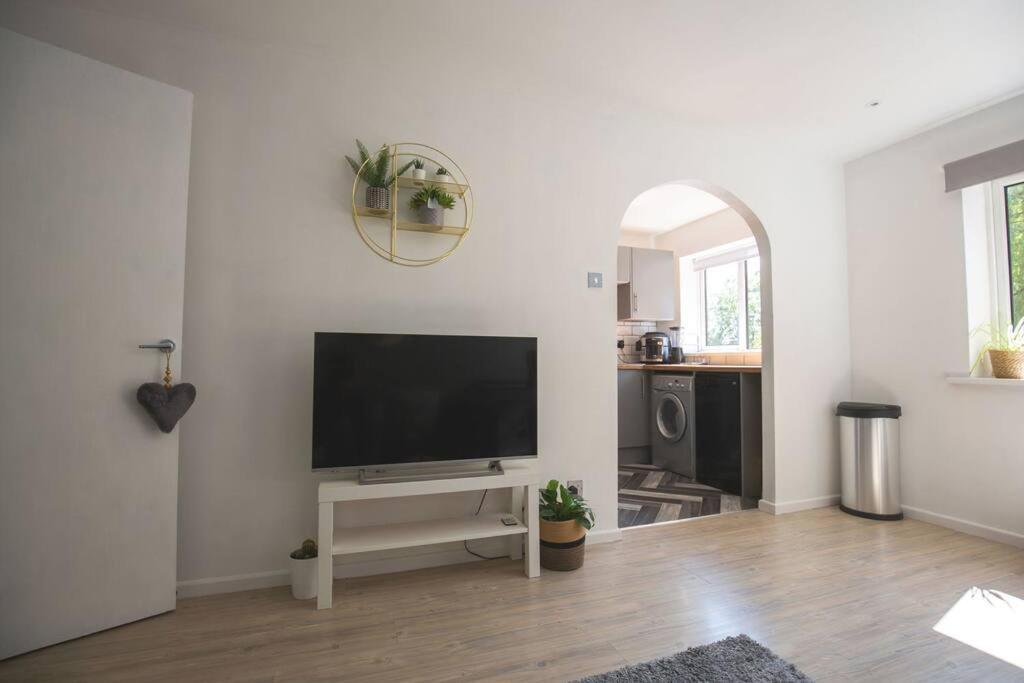 Apartment Entire 2 Bed In *