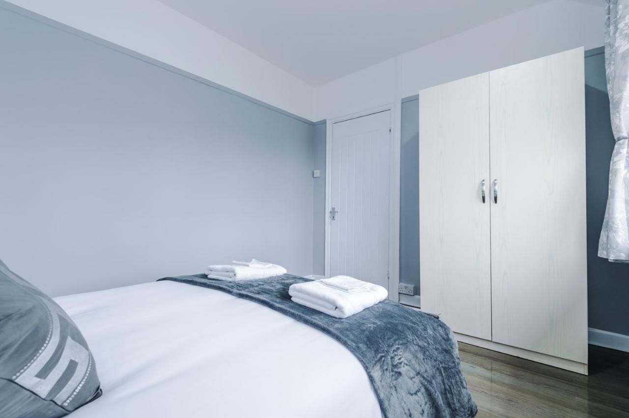 Away Apartment *