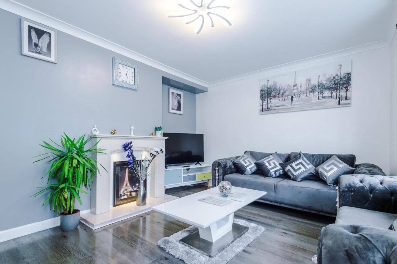 Away Apartment *