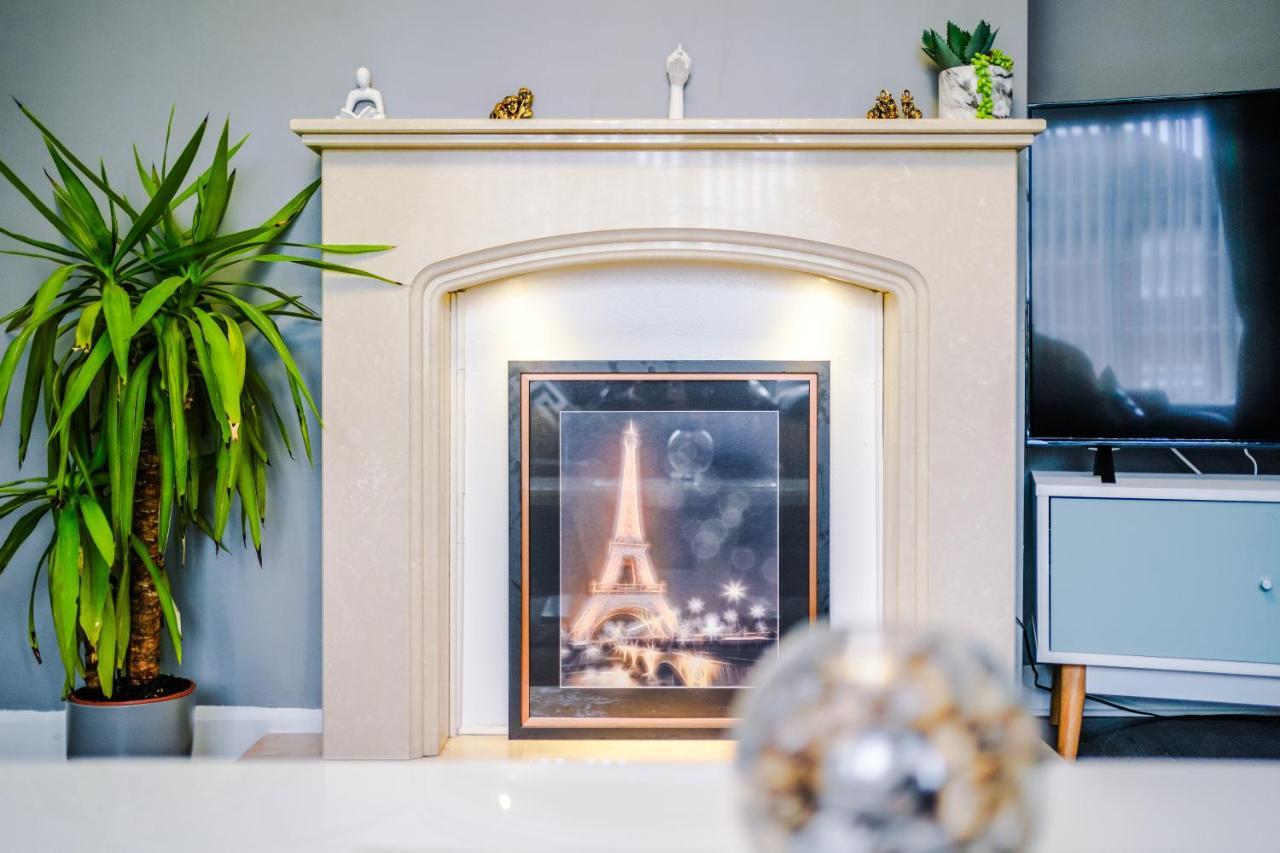 Away Apartment *