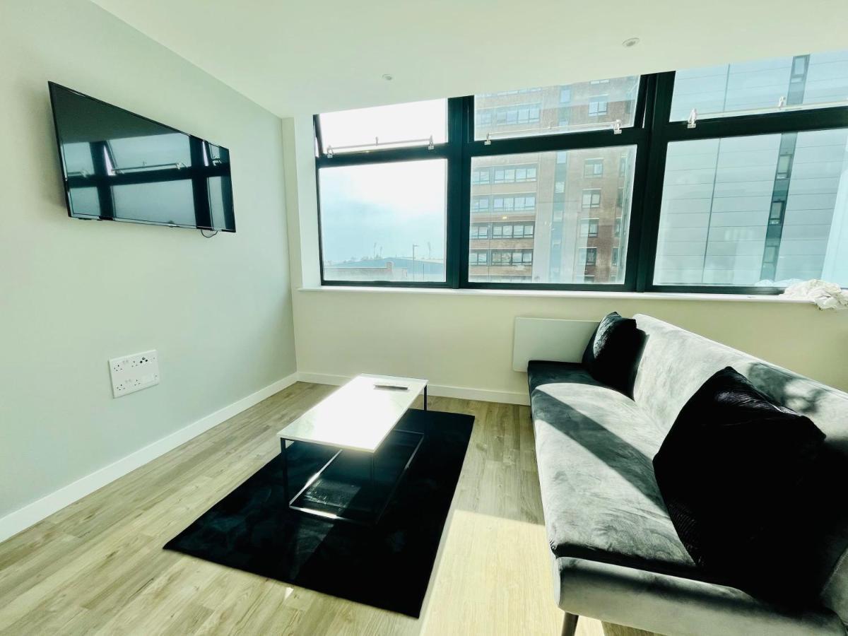 Apartment Lovely Available In Old Trafford Manchester