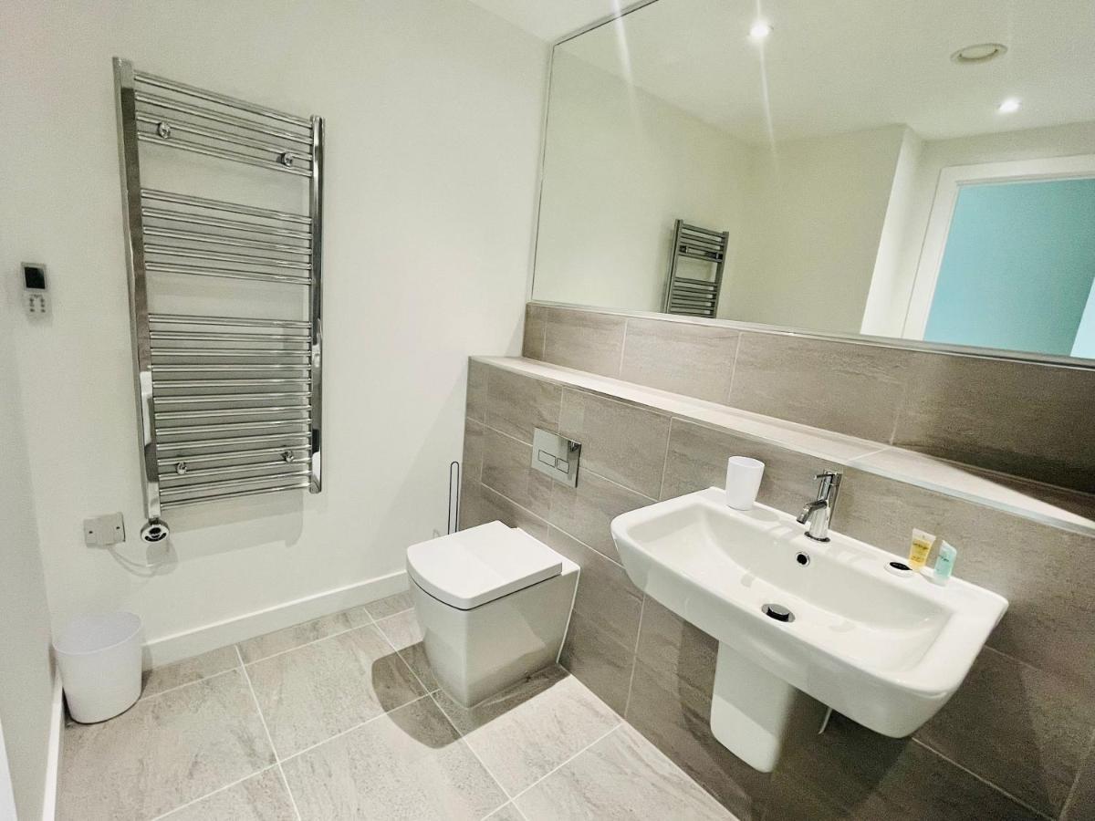Lovely Available In Old Trafford Apartment *