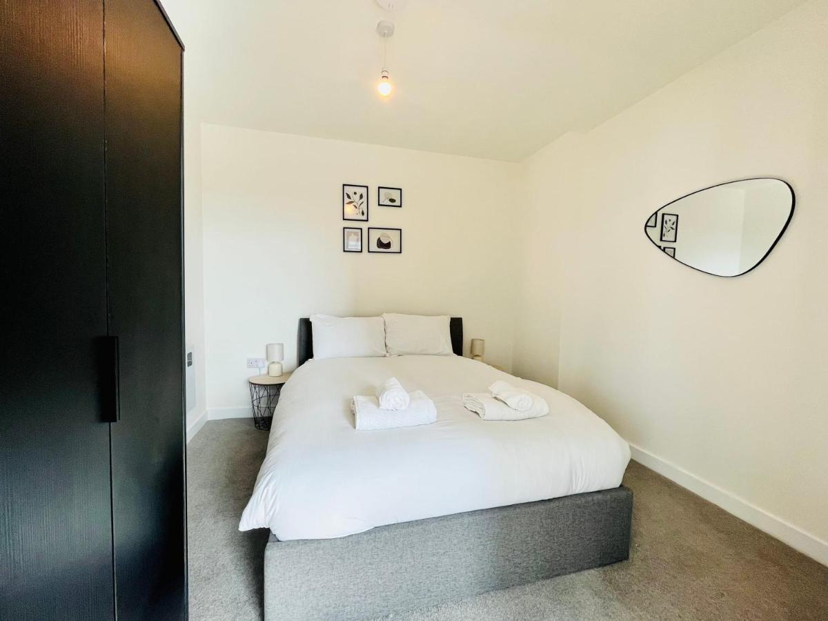 Lovely Available In Old Trafford Apartment Manchester