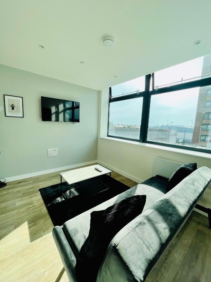 Apartment Lovely Available In Old Trafford Manchester