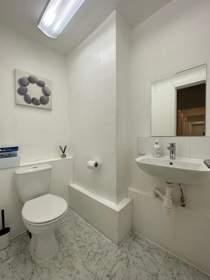 Bright, Warm & Cozy House In Harpurhey Apartment Manchester