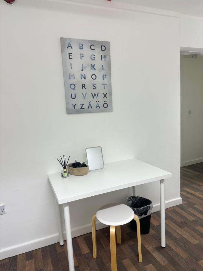 Bright, Warm & Cozy House In Harpurhey Manchester