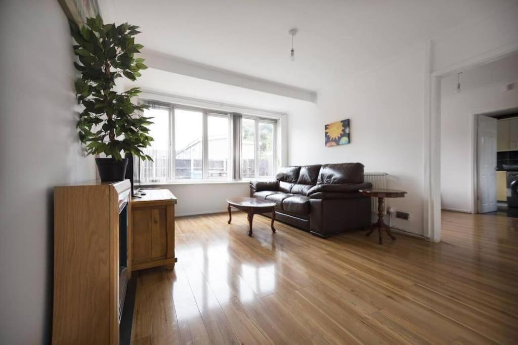 Entire 3 Bedroom House Near Centre + Free Parking * Manchester