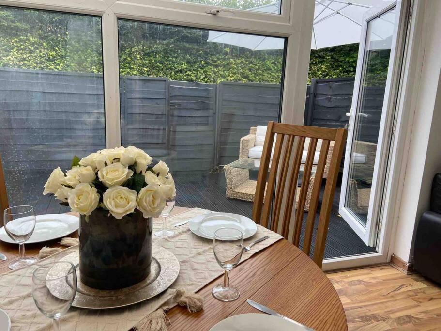 Holiday home - Eccles - Business - Contractors - Families - Discounts Available Manchester