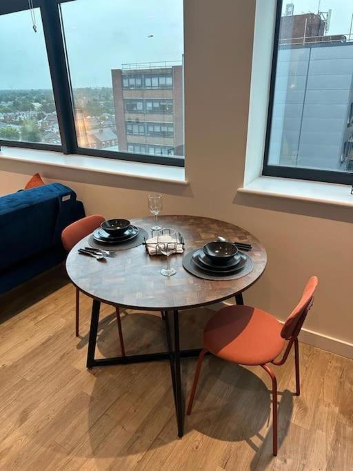 Stylish, Top-floor 1 Bed *