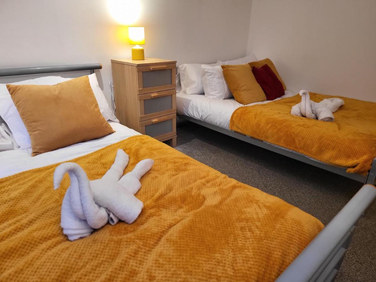 Luxury 2 Bed Apt On River, Wifi, Parking, Garden Manchester