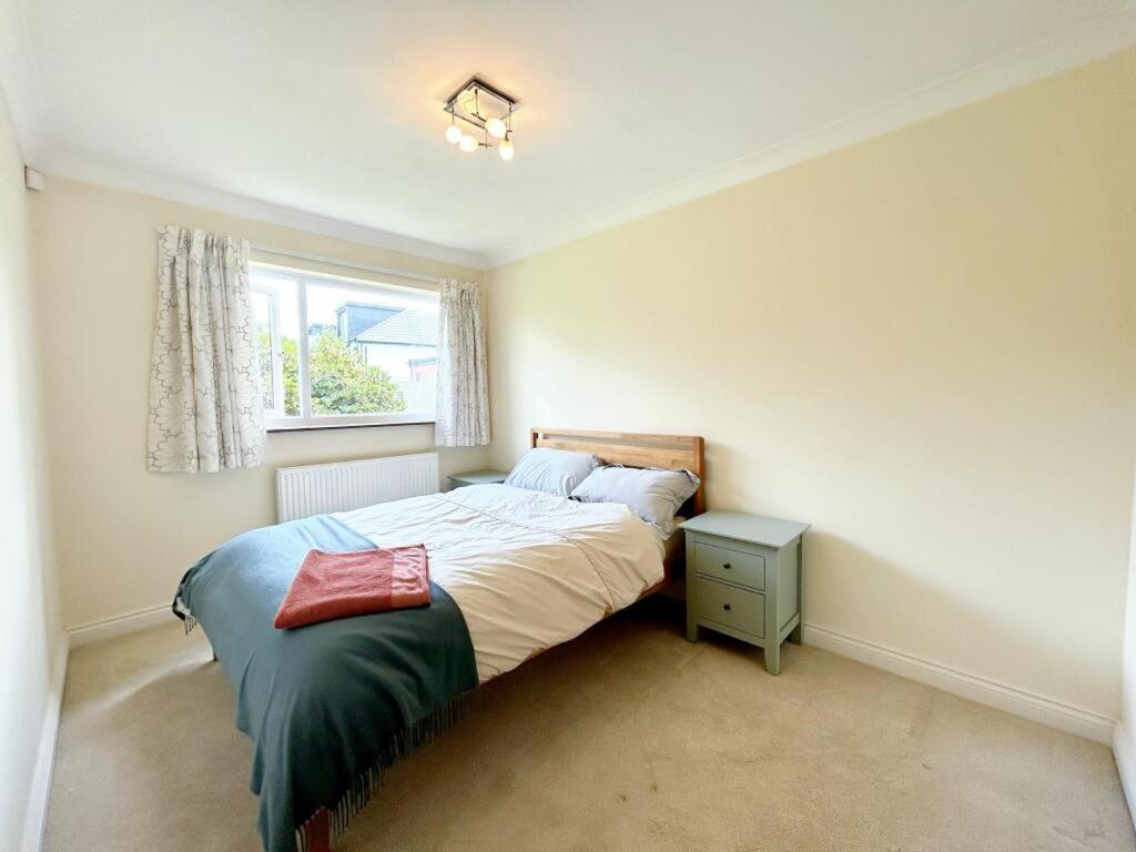 Holiday home 3 Chatsworth Road, Worsley *